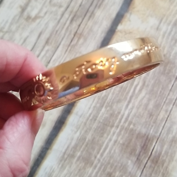 Lilly Pulitzer Jewelry - Lilly Pulitzer Goldtone Bangle